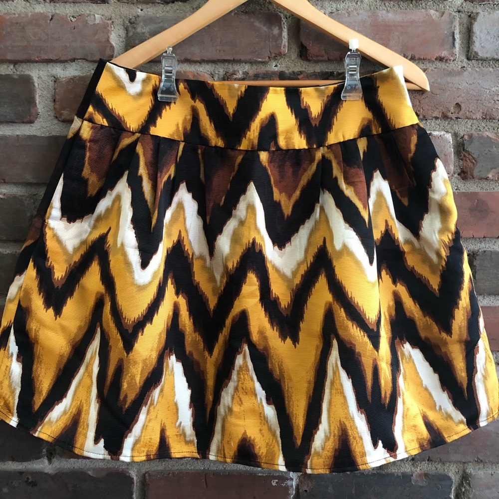 Retro Mini Flare Skirt with Pockets - Size 8P